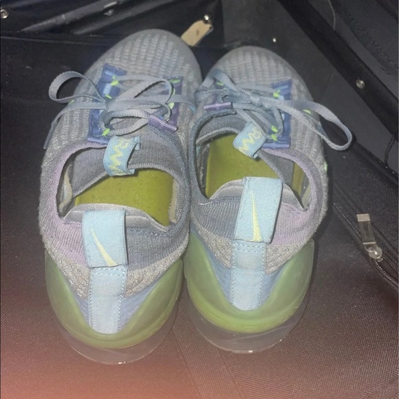 Nike Vapormax - Picture 2 of 6